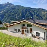 Apartments Amelie -2- Wallbox für E-Auto & Motorradgarage, hotel i Kaunerberg