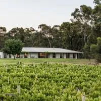 Solterra & Vine Estate Accommodation Bendigo, hotel em Bendigo