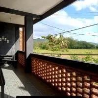 Beachfront Guest House Pacitan、Tamperanのホテル