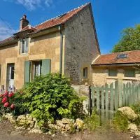 Sweet Pea Cottage, hotel v destinaci Donzy