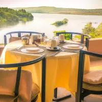 Living Waters Resort, готель у місті Джінджа