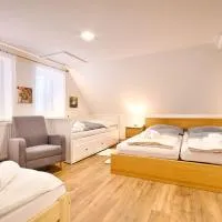 Ubytování NA KOVÁRNĚ JILEMNICE - HRABAČOV 786, hotelli kohteessa Hrabačov