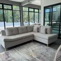 Glasshouse 2 - 2 bed house close to Chaloklum beach, готель у місті Чалоклум
