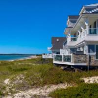 Private beach Stunning views Pool and Tennis, hotel di Yarmouth