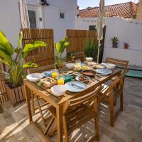 Modern Old Town House with Sunny Terrace, Hotel in Vila do Bispo