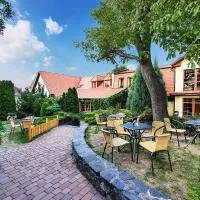 Restaurace a Penzion U Palečků, hotel em Skuteč