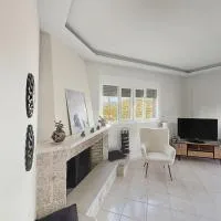 Spacious 3bd Apartment in Lefkakia, Nafplio, хотел в Levkákia