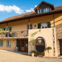Cave Du Treyblanc, hotel u gradu 'Luins'