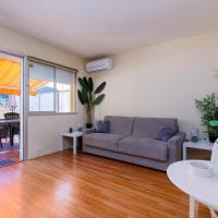 Le Garavan, Superbe studio vue mer et vieux Menton, hotel in Menton