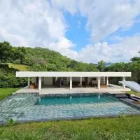 Casa de descanso para 20 personas, hotel em Quebradanegra