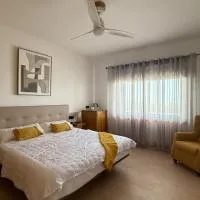 Yellow Room - Sunlite Double Private Room in Villa Barbuja, viešbutis mieste Tefía