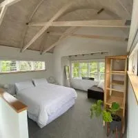 Kauri Coast Bungalow: Karekare şehrinde bir otel