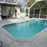 The Poolside Escape, hotel Winter Havenben