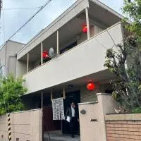 丸亀 Sawai 一棟貸し 丸亀駅徒歩 10人まで宿泊可能 駐車場2台有 子供部屋ベビーベッド有, hotel en Marugame