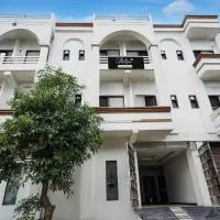 Super Townhouse Oak Char Dham Vrindavan, hotel v destinaci Jait