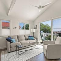*NEW* Harbor-View West End Condo, Balcony, Parking, Hotel in Provincetown