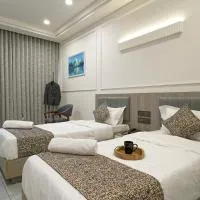 The Grand Platinum Hotel, מלון באהמדאבד