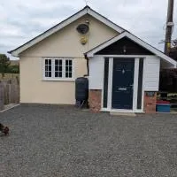 Tanyfford Lodge, Abermule, Mid Wales, SY15 6NT, מלון בAbermule