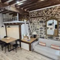 El Patio de Vespasiano- San Juan- vistas al ayuntamiento junto al puerto، فندق في كاسترو أورديالس