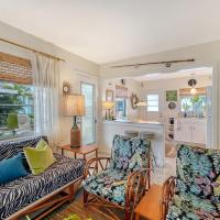 Charming Vintage Lido Key Villa - Steps to Beach !, hotell sihtkohas Sarasota