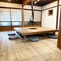 24時間貸切温泉 海近一棟 12名可 連泊割 駐車場2台 Obama Kominka Onsen, отель в городе Ундзэн