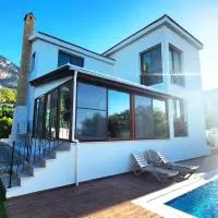 Villa Amazing by HolidayKeys, hotel v mestu Kyrenia