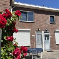 Knus appartement onderaan de duinen van Zoutelande, Hotel in Zoutelande