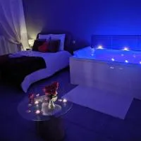 Bages에 위치한 호텔 La chambre des tentations , love room avec jacuzzi