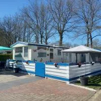stacaravan nr16 is 5 persoons, hotel a Schoonloo