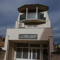 Iskra House - Sobe i Apartmani, hotell i Vlasotince