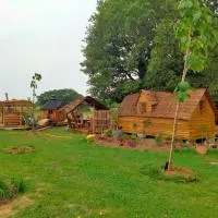 La Cabane bohème en Brocéliande 2 personnes bain nordique, хотел в Mauron