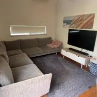2 bed self-contained Beach Shack, hotell i Preston Beach