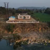 Monkey River Resort Madla, hotell i Rājgarh