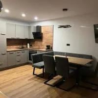 Moderne Ferienwohnung nahe Salzburg & Eugendorf, hotel en Eugendorf