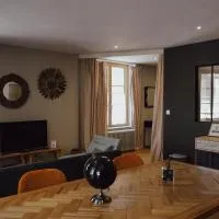 Les Suites Gueguen, hotel di Chablis