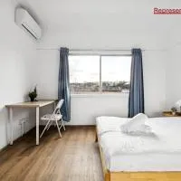 Peaceful Double Room Near Parks & Transit - Shared Bathroom and Kitchen, hotel di Padstow
