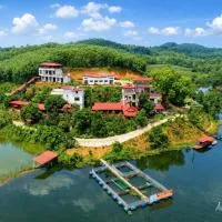 Sen Homestay, hotelli kohteessa Hạ Hoa