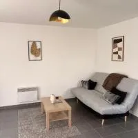 Maison entière avec jardin , Proche Bordeaux, Rocade et Arkéa Arena, hotel u gradu 'Bouliac'