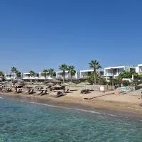 Chic Apartment with Terrace - North Cyprus, hotel u gradu Protaras
