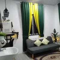 KAMI roomstay, hotel in Guar Chempedak