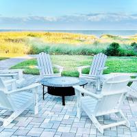 Beachfront House - Ocean Views, Beach Access, hotell i Cocoa Beach