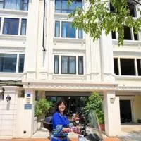 Gia Hưng Khang Hometel, hotel v destinaci Ha Long
