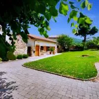 EVASION NATURE ET CONVIVIALITÉ, hotell i Sourcieux-les-Mines