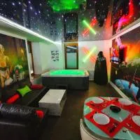 GALAXY SPA-4 Pers-Jacuzzi-Insolite-Parking-Jardin-Clim-Colmar, hotel a Holtzwihr