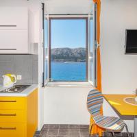 Studio Apartment Alina with Sea View &ndash; hotel w Ba&scaron;ce