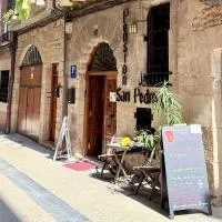 Pensión San Pedro, хотел в Виана