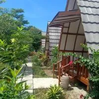 Villa Raflesh Inn By Four G, hotell sihtkohas Labuan Bajo
