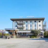 Albergo Ristorante Belvedere، فندق في كودرويبو