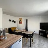 Le numéro 4 Joli appartement avec jardin clos, Hotel in La Tremblade