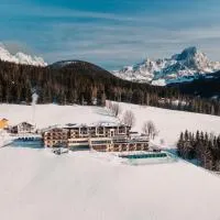 Hotel Neubergerhof, готель у місті Фільцмос